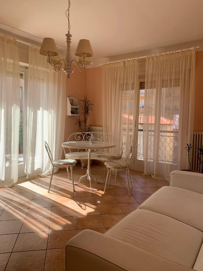 Casa Viola Vicino Al Mare By Smart-Home ヴァッレクロージア エクステリア 写真